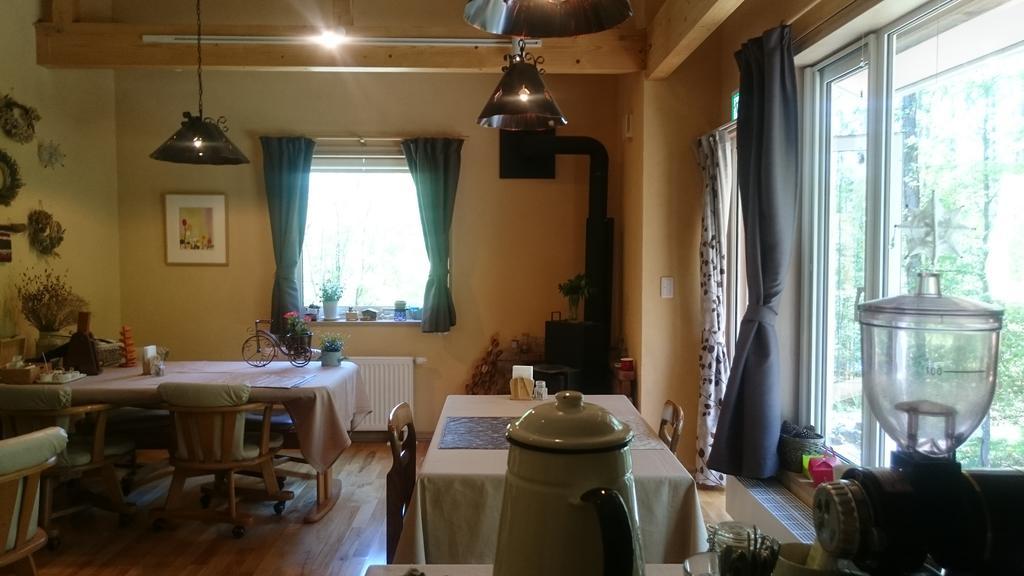 Gasthaus Ituka Furano E Exterior foto